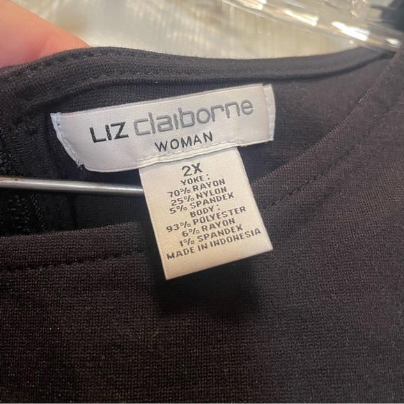 NWT Liz Claiborne Woman's Black & Burgundy Textured Tweed Blouse Plus Size 2X - Picture 5 of 5